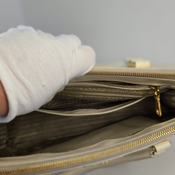 Prada Galleria MM Off-White Saffiano Leather Tote | Strap + Entrupy | Rank A - Picture 14 of 16
